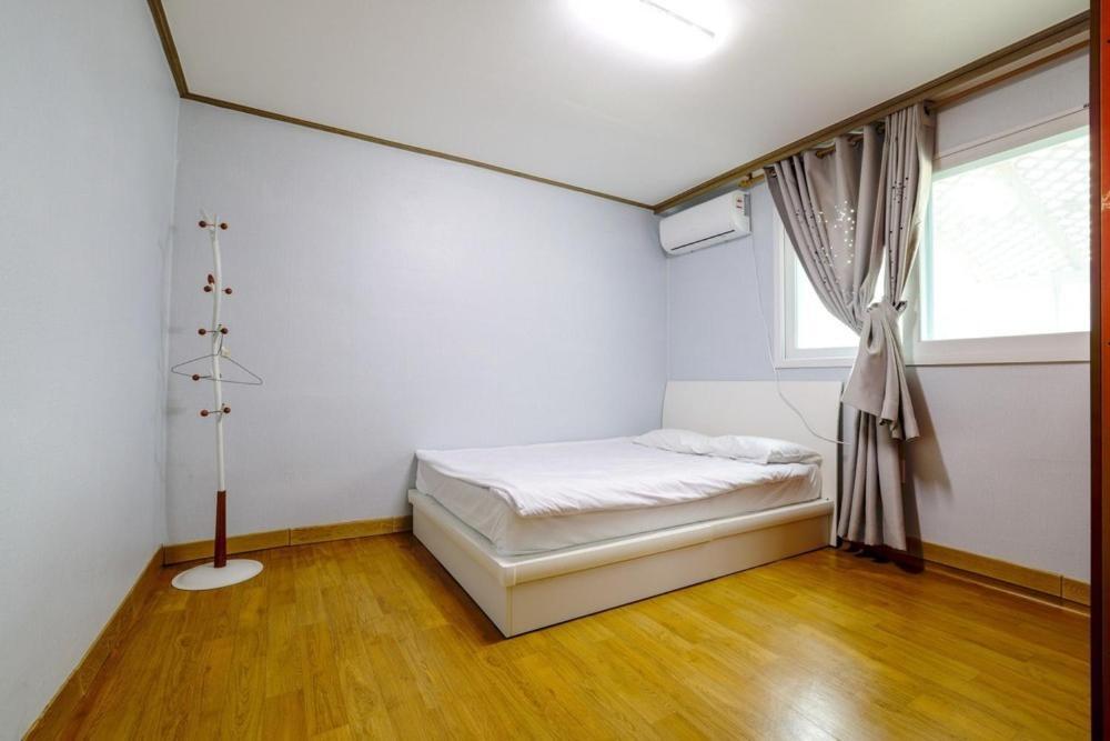 Hill House Pension Inje Chambre photo